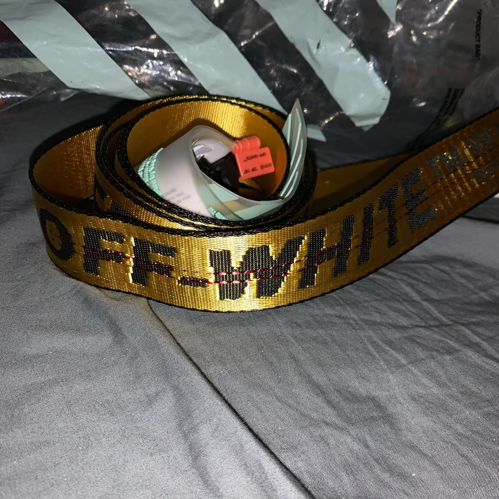 Off-white belt